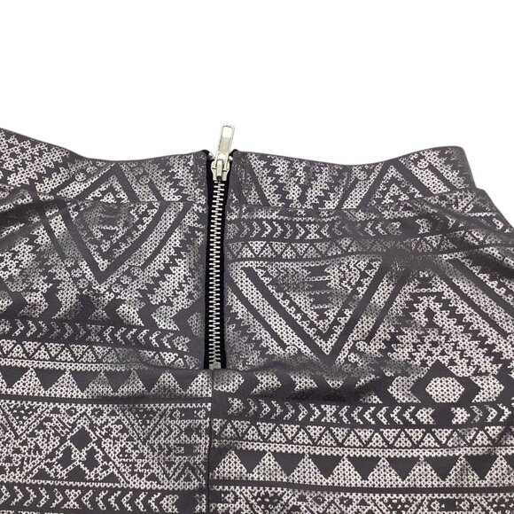 Scream & Shout Girls Aztec Pattern Skirt L Gray With Zipper & Pockets - Picture 11 of 12